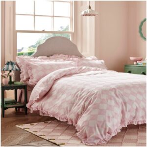 The Cath Kidston Hand Painted Diamond bedset is a beautifully simple design that combines timeless elegance with a playful touch. Featuring a hand-painted diamond pattern, this bedset showcases soft, delicate candyfloss hues that evokes a feeling of sleeping in the clouds. 100% cotton percale.