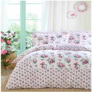 Cath Kidston Icon Floral bedset. On a fresh 180tc 100% cotton percale this beautiful bed linen showcases a print recovered from the archive, Icon Rose calls to the Cath Kidston heritage iconography and their synonymous love of the rose. Hand-painted with a texture to emulate an embroidery stitch, the placement and scale is a nod of modernity to a timeless classic.