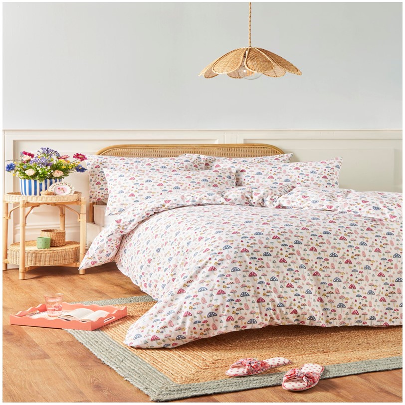 Cath Kidston Mushroom Mini Multi bedset Cath Kidston Mushroom Mini Multi bedset. Inspired by a handbag from the 1970s, our much-loved Mushrooms have been popping up across our print collection for several seasons. This graphic print has a playful 70's feel, but the carefully chosen colours keep it modern on this Duvet Set. 180 thread count and 100% cotton cover.