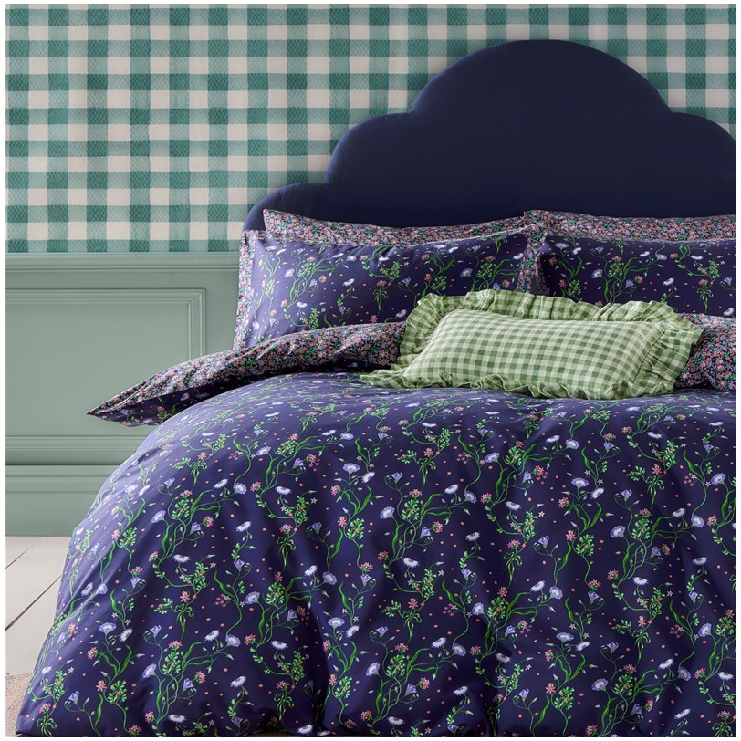 Cath Kidston Nightshade Navy bedset Cath Kidston Nightshade Navy bedset. Hand-painted flora, wispy leaves, and intricate sprigs dance amongst stars on this dreamy design. On a rich navy ground with vibrant greens, soft pinks and pale lilacs creating a magical, modern contrast. A dainty ditsy border on the pillows continues onto the bedding reverse. 180 thread count and 100% cotton cover.