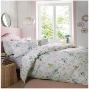 Cath Kidston Pembroke Rose, white bedset. Roses and honeysuckle are a classic English country garden combination. With a crisp white background and the gentle floral face and reverse, this design works harmoniously in a fresh, pared back way. 180 thread count and 100% cotton cover.