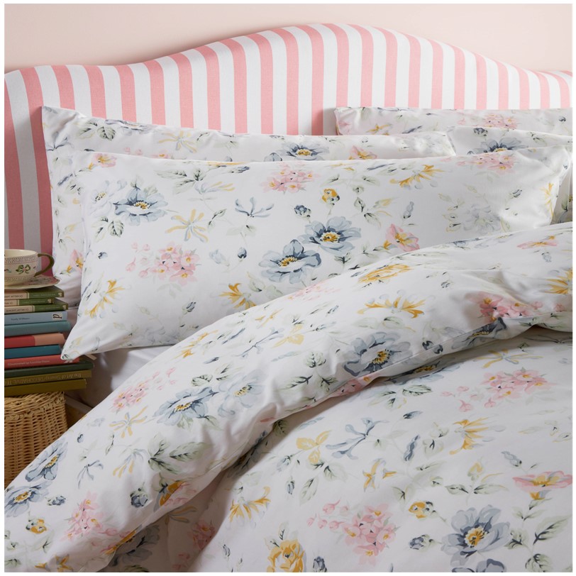 Cath Kidston Pembroke Rose White bedset cameo Cath Kidston Pembroke Rose White bedset cameo
