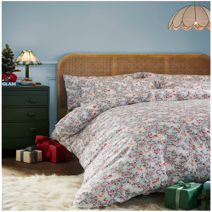 Cath Kidston Polar Ditsy bedset Cath Kidston Polar Ditsy Icy Blue bedset. Featuring an adorable mix of polar bears and woodland animal motifs, this bedset is designed with a charming ditsy print that adds a whimsical feel to your bedroom. The soft, 100% cotton quality fabric ensures cozy comfort for those chilly winter nights.