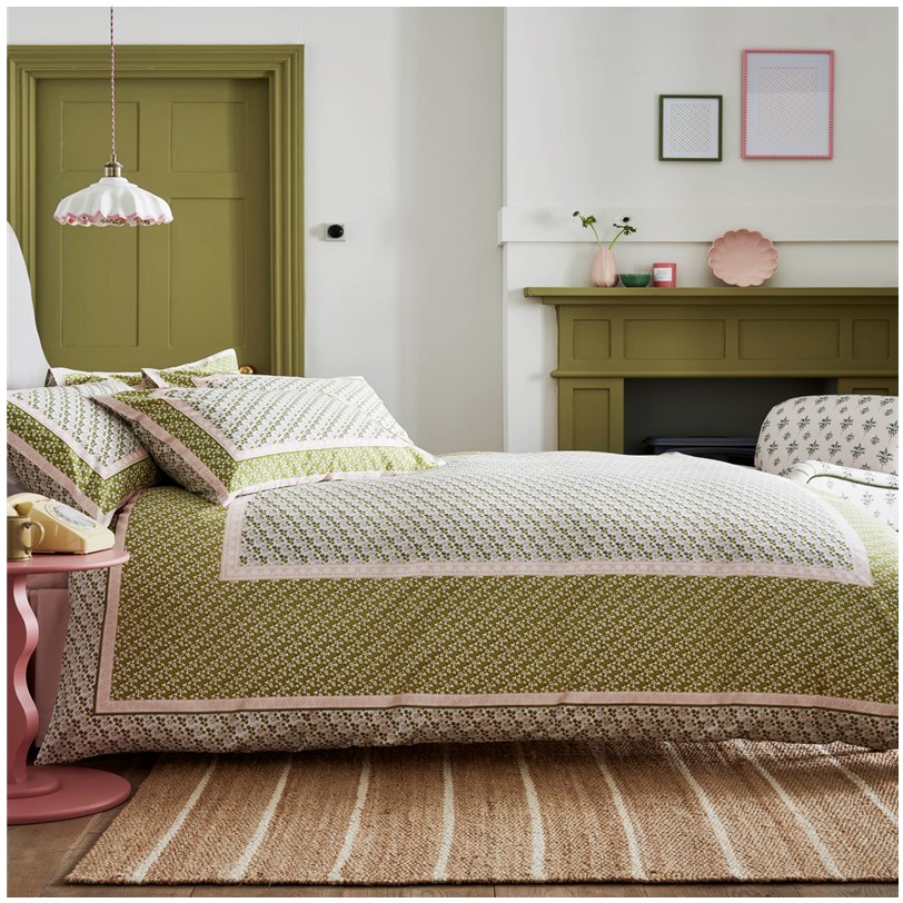 Cath Kidston Scarf Pistachio bedset Cath Kidston Scarf Pistachio bedset. Inspired by classic vintage scarves, the bed set features a delicate, floral pattern in soft, muted greens and pinks. Made from 180 thread count and 100% cotton fabric, this bed set offers both comfort and durability, ensuring a restful night's sleep.