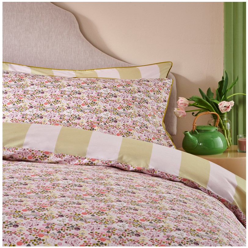 Cath Kidston Tiny Town Pink bedset cameo Cath Kidston Tiny Town Pink bedset cameo