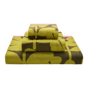 Orla Kiely Wildflower Yellow Ochre Towels. Add a retro touch to your bathroom with this vibrant floral design from Orla Kiely. Woven in warm shades of yellow and olive green, these luxuriously soft 100% cotton towels/bathmat are finished with a playful, pink block-colour trim.